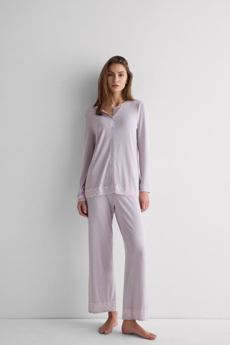 PLD700A_068K_3-PIJAMA-COMPRIDO-ABERTO-A-FRENTE-EM-MODAL-COM-RENDA